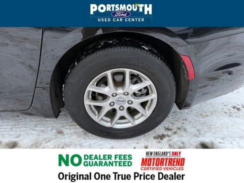 Used 2024 Chrysler Pacifica Touring-L image 25
