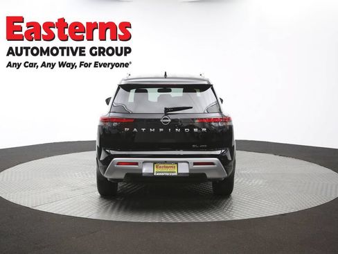 Used 2022 Nissan Pathfinder SL AWD/4WD image 36