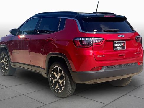 Used 2025 Jeep Compass Limited AWD/4WD image 12