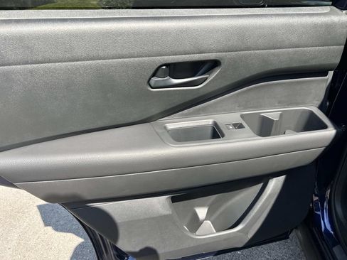 New 2026 Nissan Pathfinder SV w/ Lighting Package FWD image 22