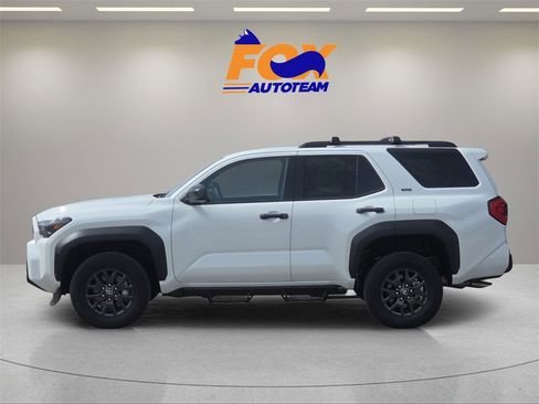 New 2026 Toyota 4Runner SR5 image 2