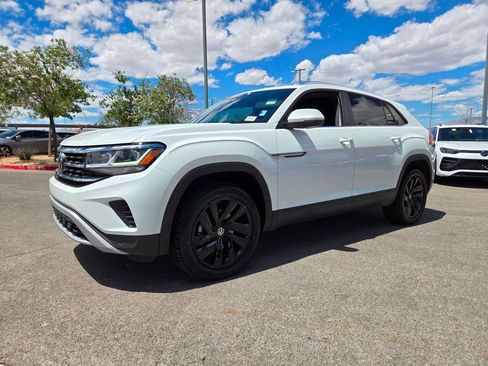 Certified 2023 Volkswagen Atlas Cross Sport SE w/ Black Wheel Package AWD/4WD image 3