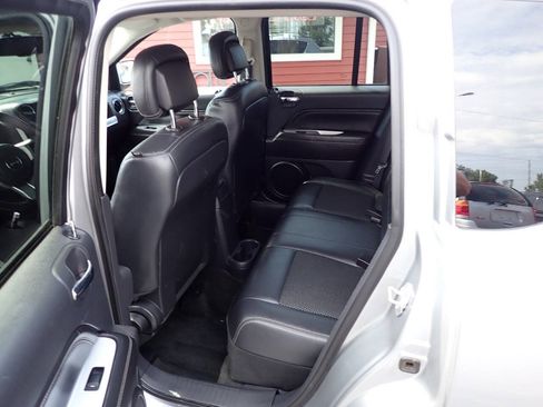 Used 2016 Jeep Compass Latitude AWD/4WD image 8