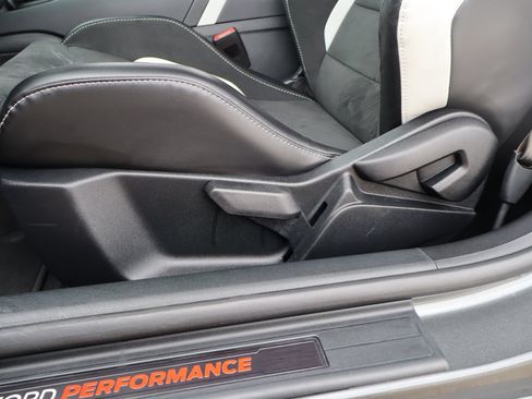 Used 2020 Ford Mustang Shelby GT500 w/ Technology Package RWD image 13