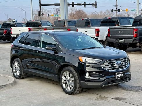 Certified 2019 Ford Edge Titanium w/ Equipment Group 301A image 7