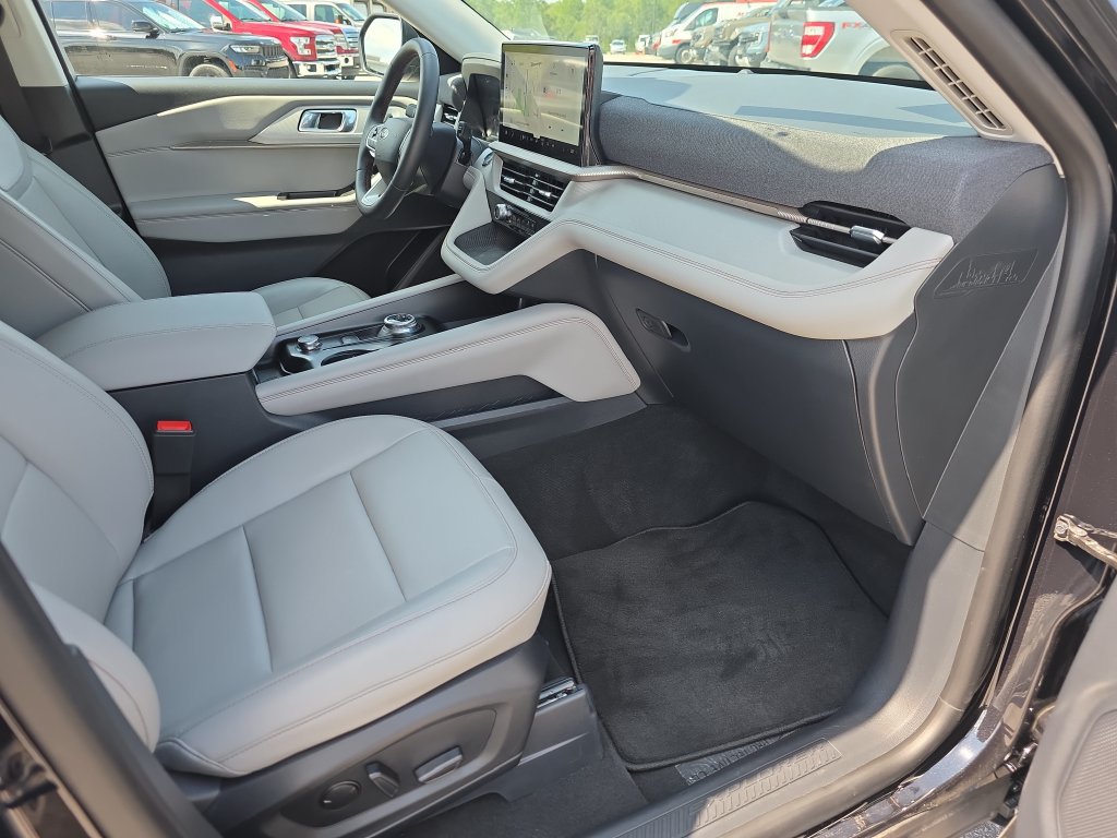 New 2026 Ford Explorer Active w/ Active Comfort Package RWD image 35