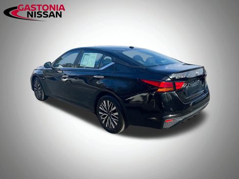 Used 2024 Nissan Altima 2.5 SV image 6
