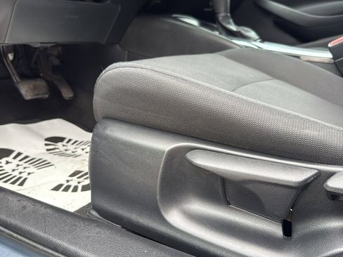 Used 2021 Toyota Corolla LE image 10