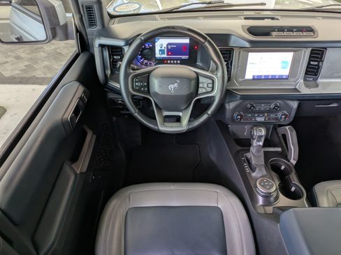 Used 2021 Ford Bronco Outer Banks AWD/4WD image 16