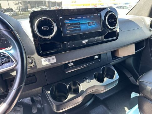 Used 2020 Mercedes-Benz Sprinter 4500 image 36