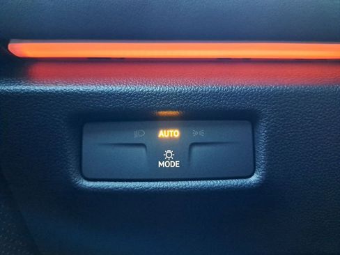 New 2026 Volkswagen Tiguan SE R-Line image 26