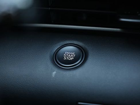 Certified 2025 Hyundai Elantra Sport FWD image 33