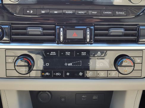 New 2025 Nissan Pathfinder SL image 25