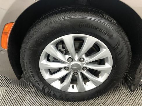 Used 2018 Chrysler Pacifica Touring-L Plus w/ Advanced Safetytec Group image 30