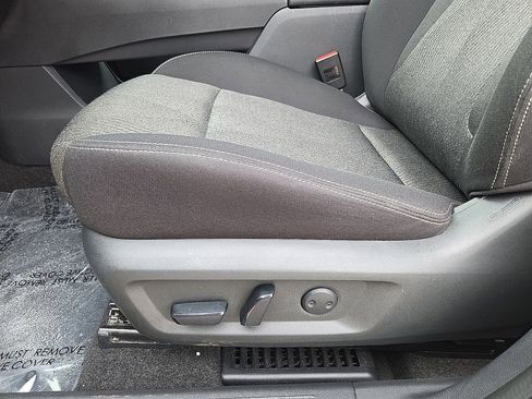 Used 2024 Nissan Rogue SV FWD image 24