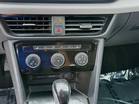 Used 2023 Volkswagen Taos SE image 14