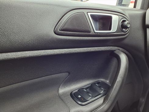 Used 2016 Ford Fiesta SE image 16