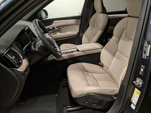 New 2026 Volvo XC90 B6 Plus w/ Protection Package Premier image 11