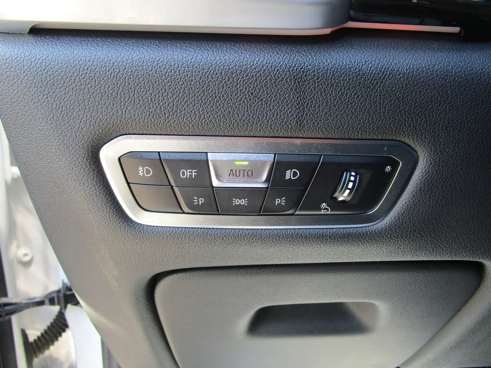 Used 2020 BMW X5 xDrive40i w/ Convenience Package AWD/4WD image 15
