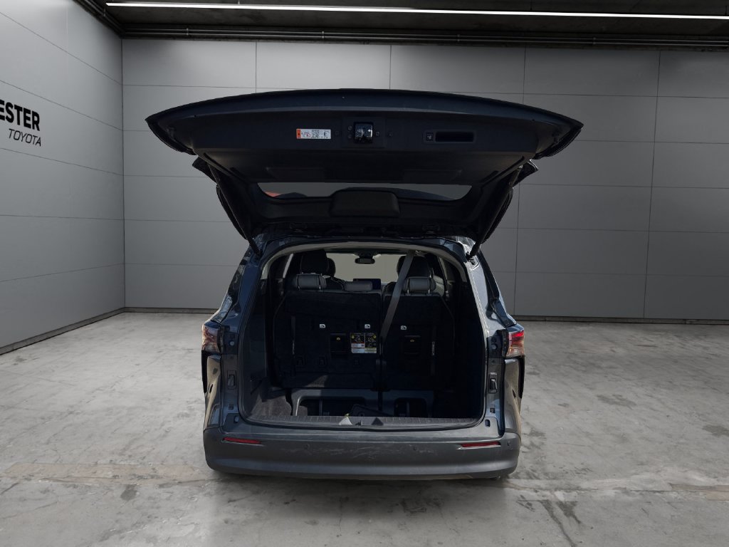 Certified 2025 Toyota Sienna XLE AWD/4WD image 19
