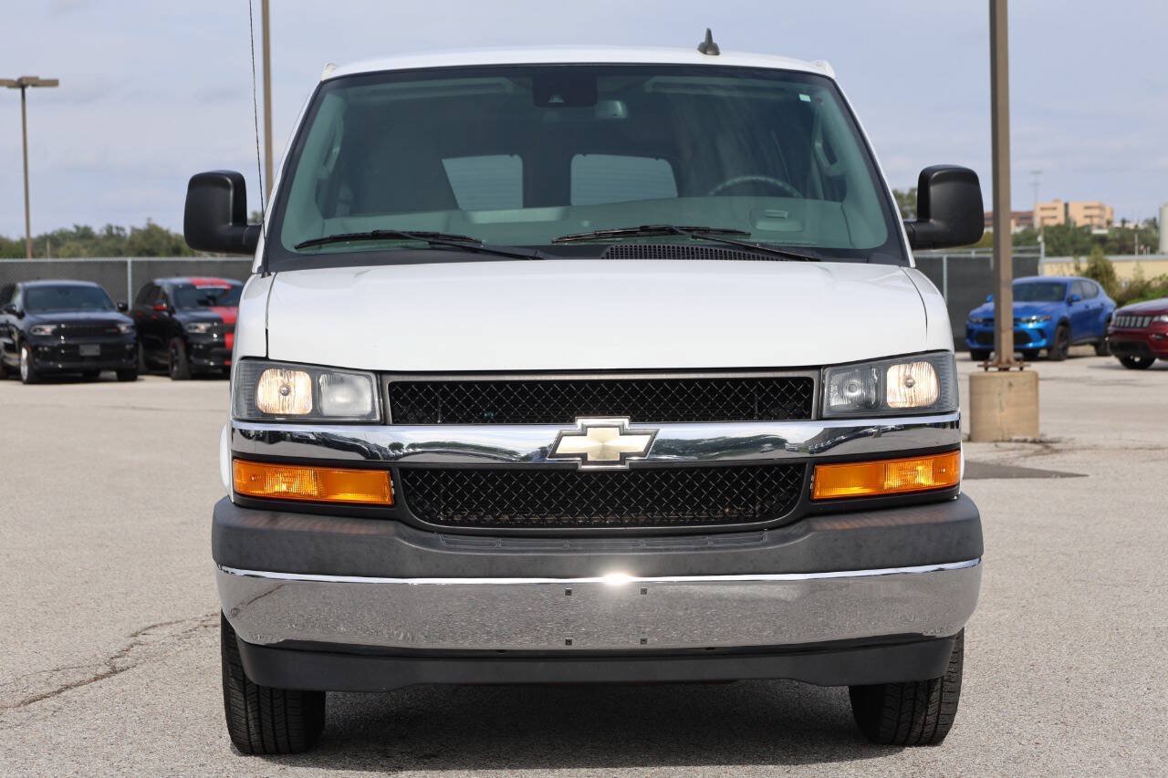 Used 2019 Chevrolet Express 3500 LT w/ LT Preferred Equipment Group RWD image 2