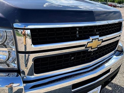 Used 2010 Chevrolet Silverado 2500 LT w/ Interior Plus Package AWD/4WD image 29