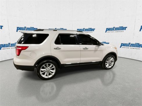 Used 2014 Ford Explorer XLT w/ Equipment Group 202A image 12