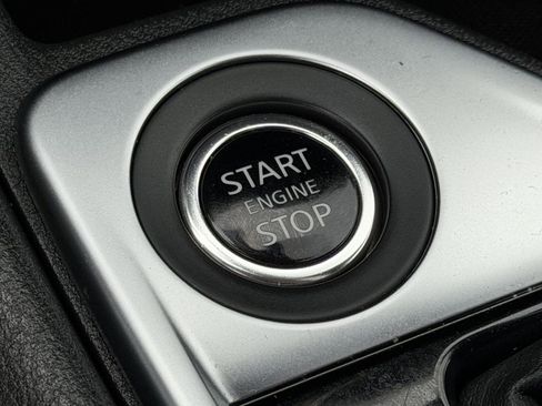 Used 2025 Nissan Sentra SV FWD image 21