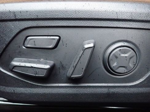 Used 2025 Kia Sorento SX Prestige w/ Olive Brown Leather Package image 20