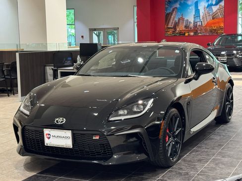 New 2026 Toyota GR86 Premium RWD image 3