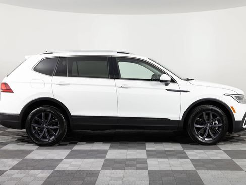 Used 2024 Volkswagen Tiguan SE AWD/4WD image 9