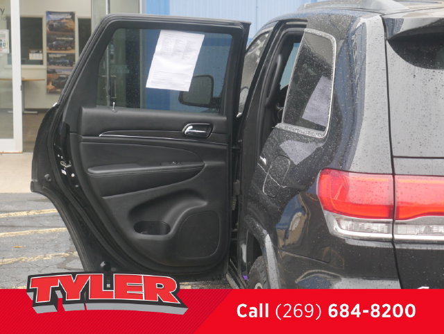 Used 2019 Jeep Grand Cherokee Overland AWD/4WD image 19