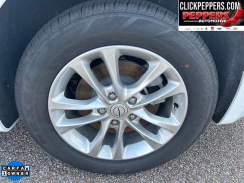 Used 2026 Chrysler Pacifica Select AWD/4WD image 9