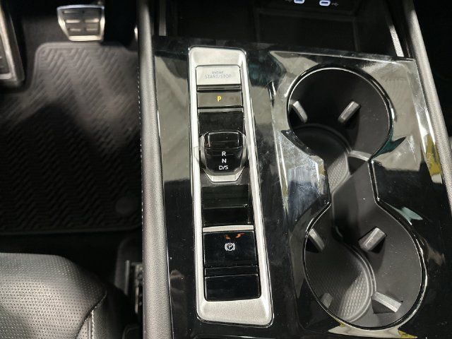 Used 2024 Volkswagen Atlas Cross Sport SEL R-Line AWD/4WD image 27