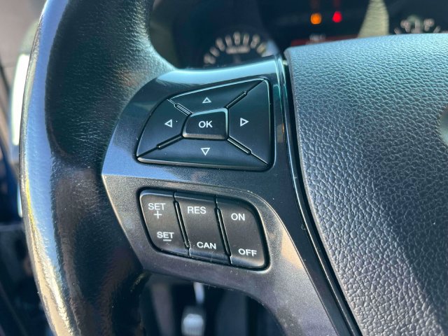 Used 2016 Ford Explorer XLT AWD/4WD image 32
