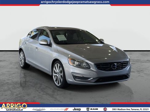 Used 2017 Volvo S60 T5 Inscription Platinum FWD image 1
