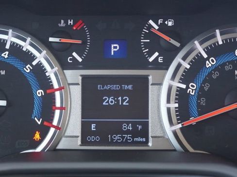 Used 2018 Toyota 4Runner SR5 RWD image 21