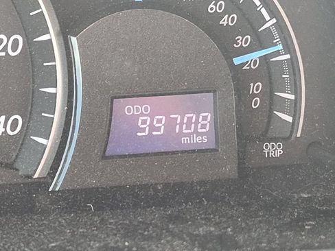 Used 2014 Toyota Camry LE FWD image 25