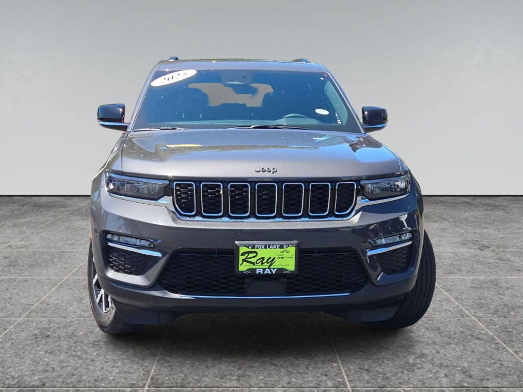 Certified 2025 Jeep Grand Cherokee Limited AWD/4WD image 2