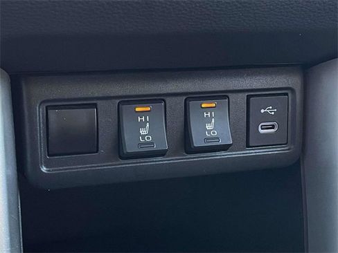 Used 2023 Toyota Corolla Cross XLE image 30