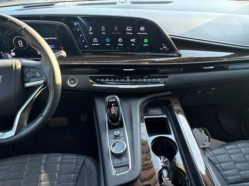 Certified 2023 Cadillac Escalade ESV Sport Platinum w/ LPO, ONYX Package AWD/4WD image 13