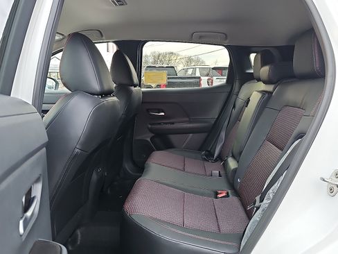 New 2026 Nissan Kicks SR w/ Cold Weather Package AWD/4WD image 7