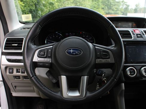 Used 2017 Subaru Forester 2.5i Limited AWD/4WD image 12