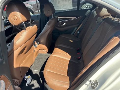 Used 2017 Mercedes-Benz E 300 4MATIC image 4