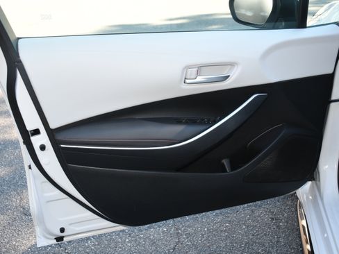 Used 2023 Toyota Corolla SE image 9