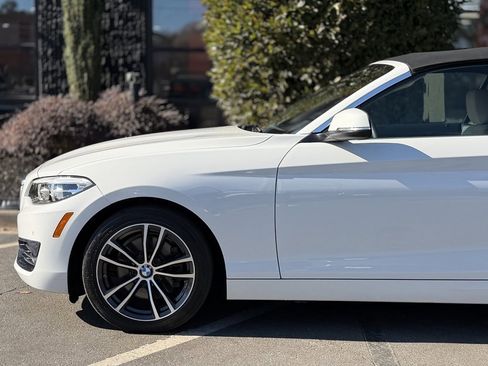 Used 2019 BMW 230i Convertible w/ Convenience Package image 10