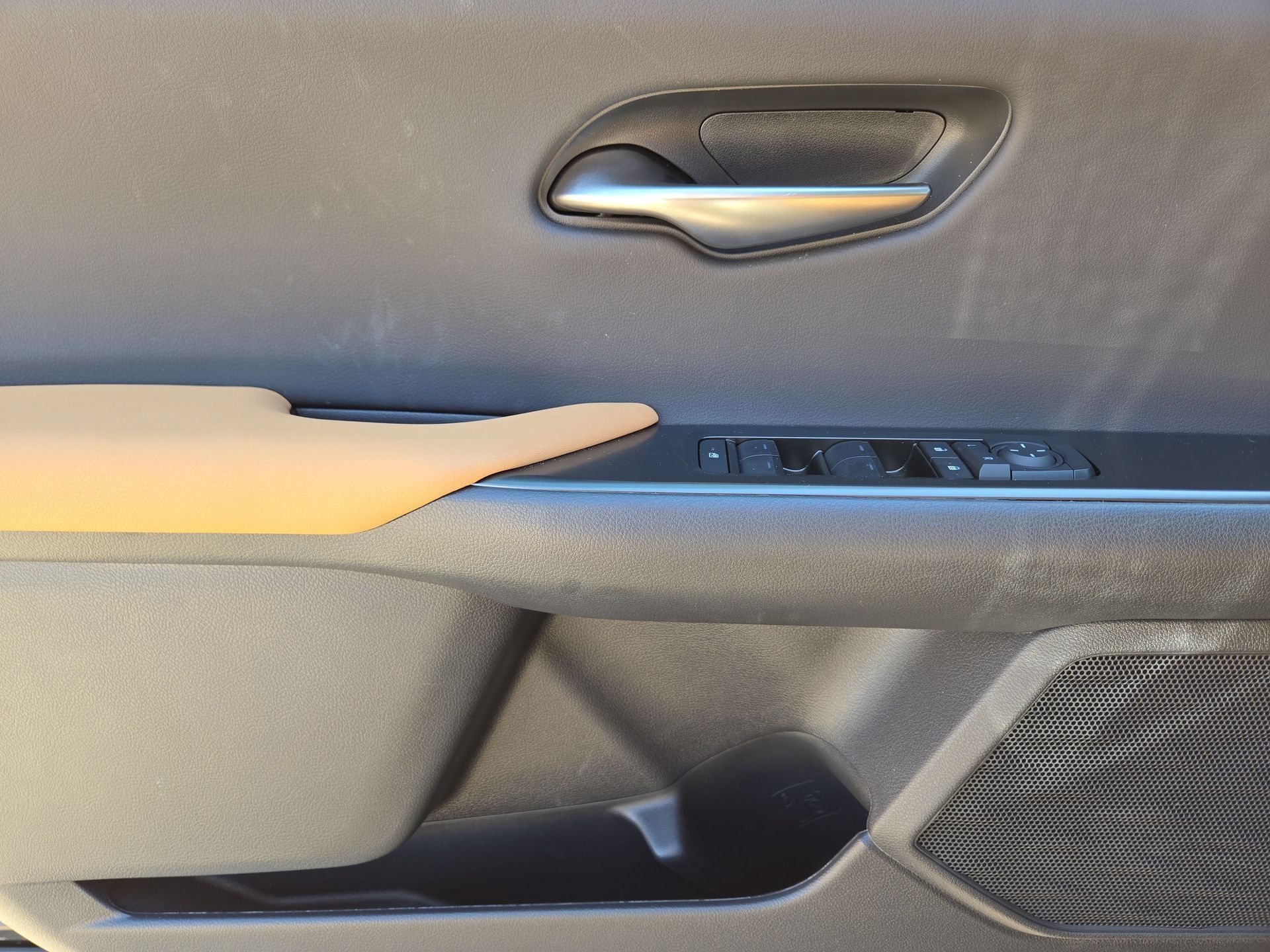 Used 2026 Lexus UX 300h FWD w/ Accessory Package (2T) image 15