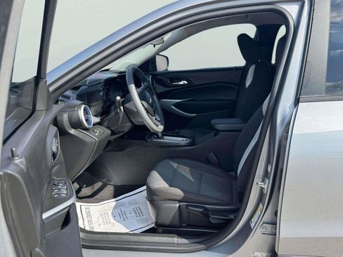 Used 2025 Chevrolet Trax LS w/ Driver Confidence Package FWD image 16