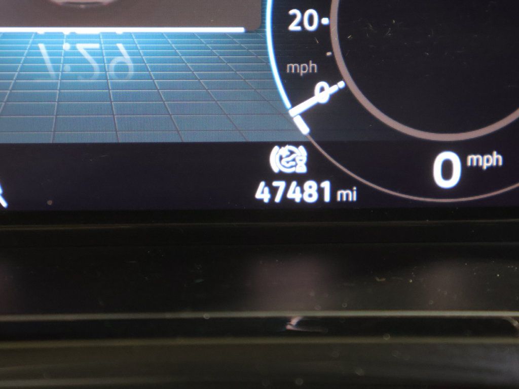 Used 2025 Volkswagen Atlas SE AWD/4WD image 35