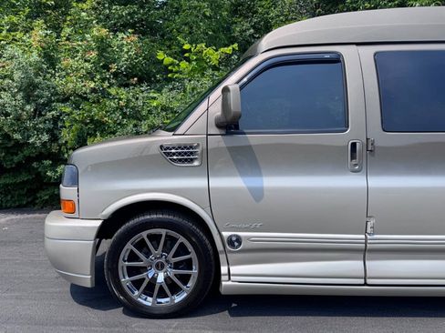 Used 2014 GMC Savana 1500 RWD image 9